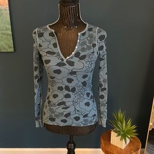 Splendid waffle knit v-neck top - Size S